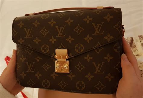 como saber se a bolsa louis vuitton é original|louis vuitton bags price original.